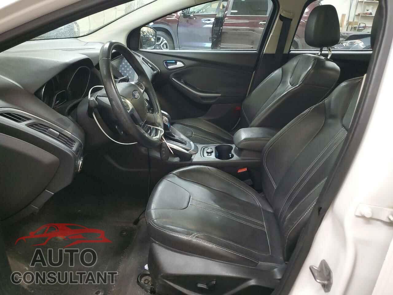 FORD FOCUS 2012 - 1FAHP3J23CL189400