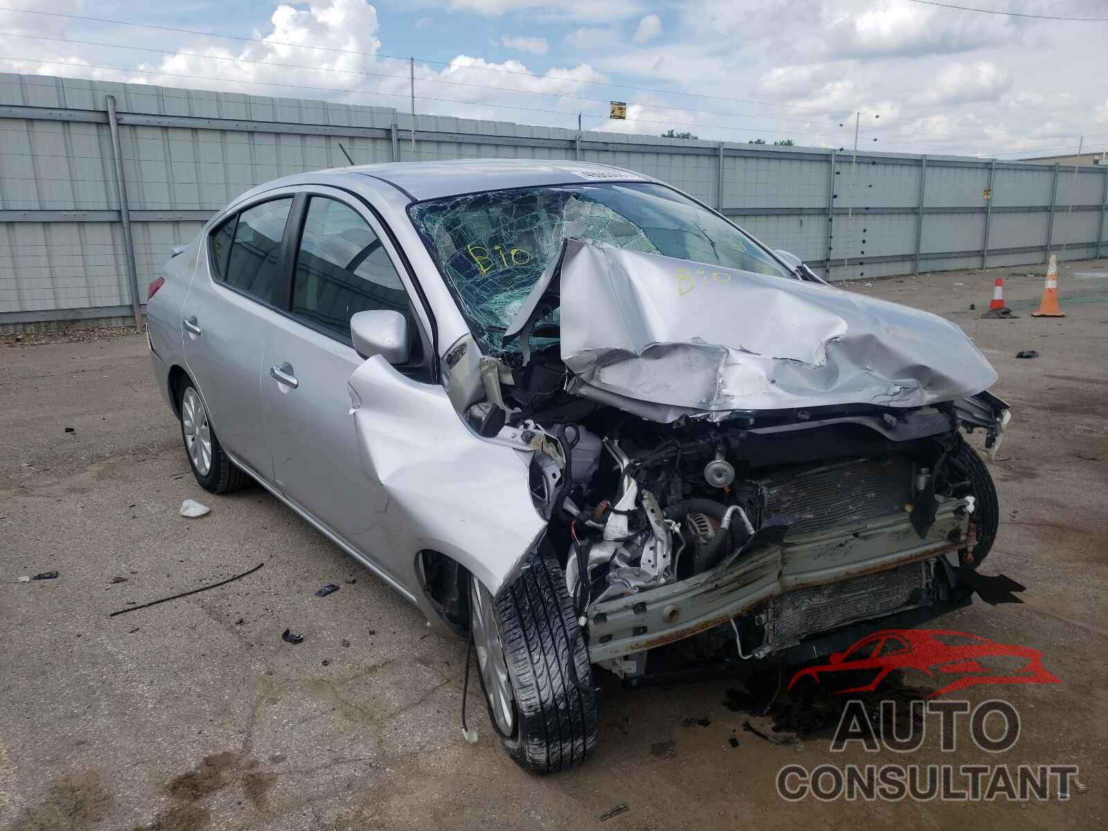 NISSAN VERSA 2017 - 3N1CN7AP1HL815117