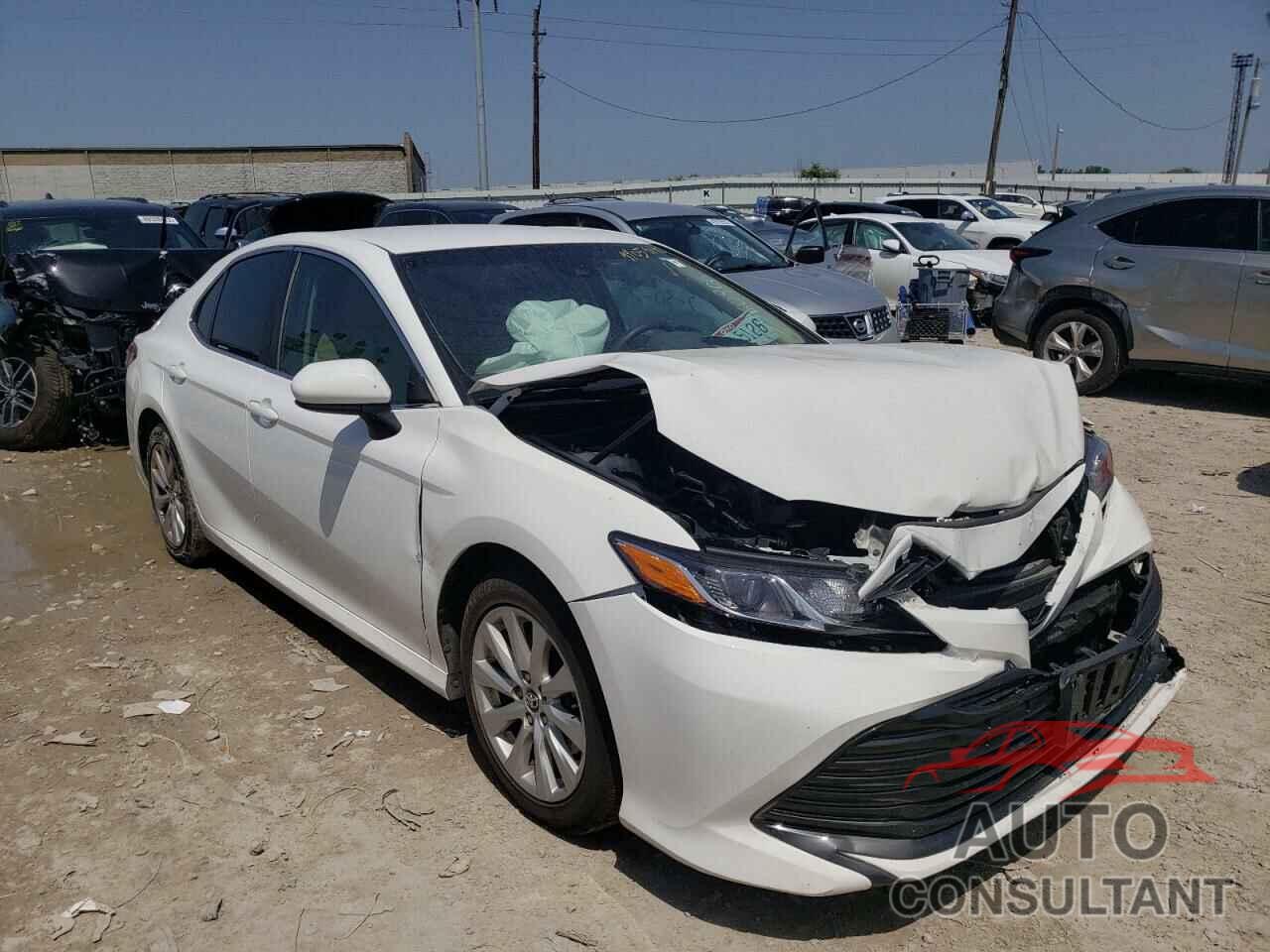 TOYOTA CAMRY 2018 - 4T1B11HK8JU560906