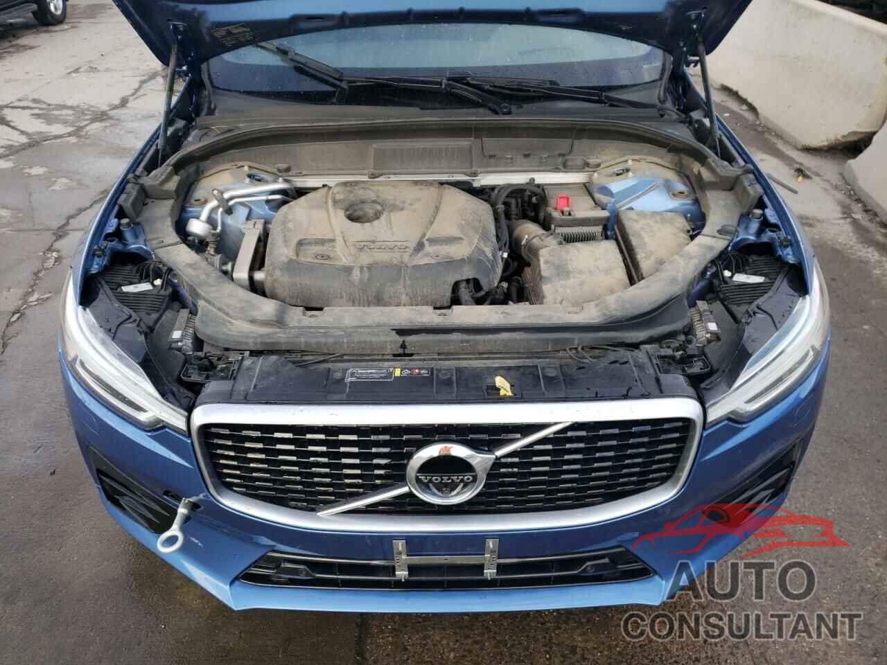 VOLVO XC60 2018 - LYV102RM9JB068601