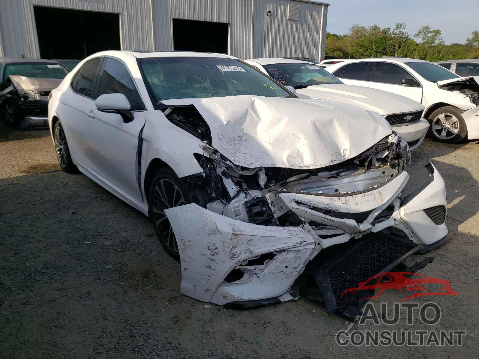 TOYOTA CAMRY 2018 - 4T1B11HK2JU637687