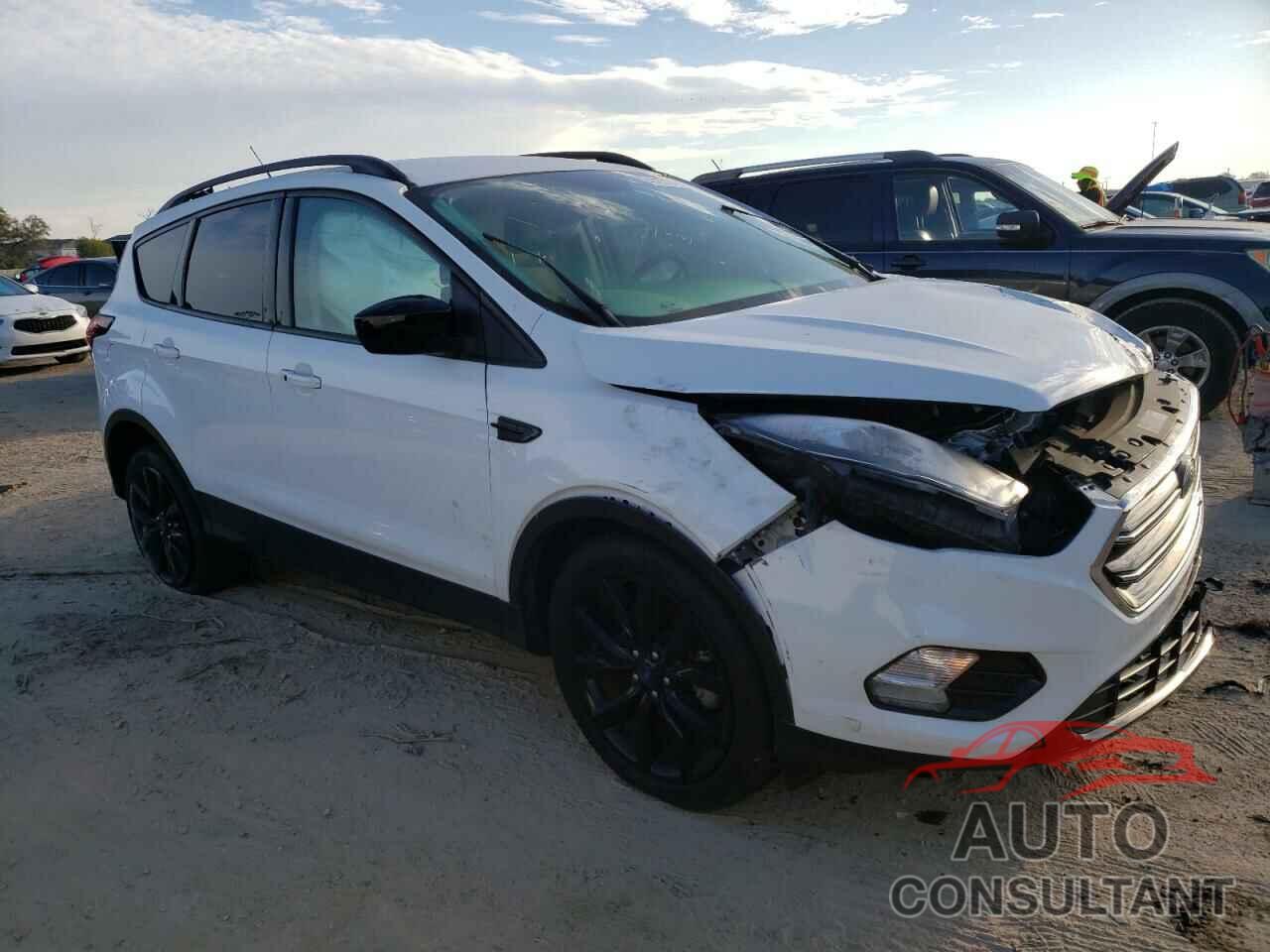 FORD ESCAPE 2019 - 1FMCU0GD5KUB21138