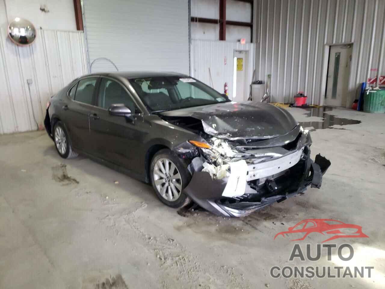 TOYOTA CAMRY 2018 - 4T1B11HK8JU676865