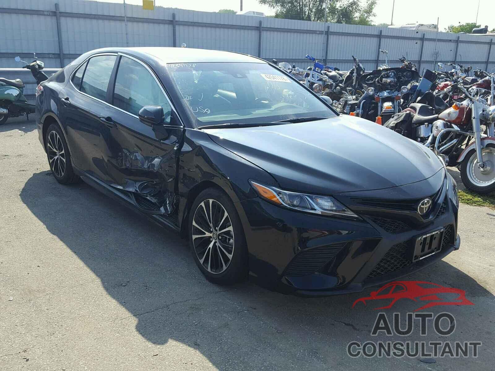 TOYOTA CAMRY 2018 - 4T1B11HK9JU110018
