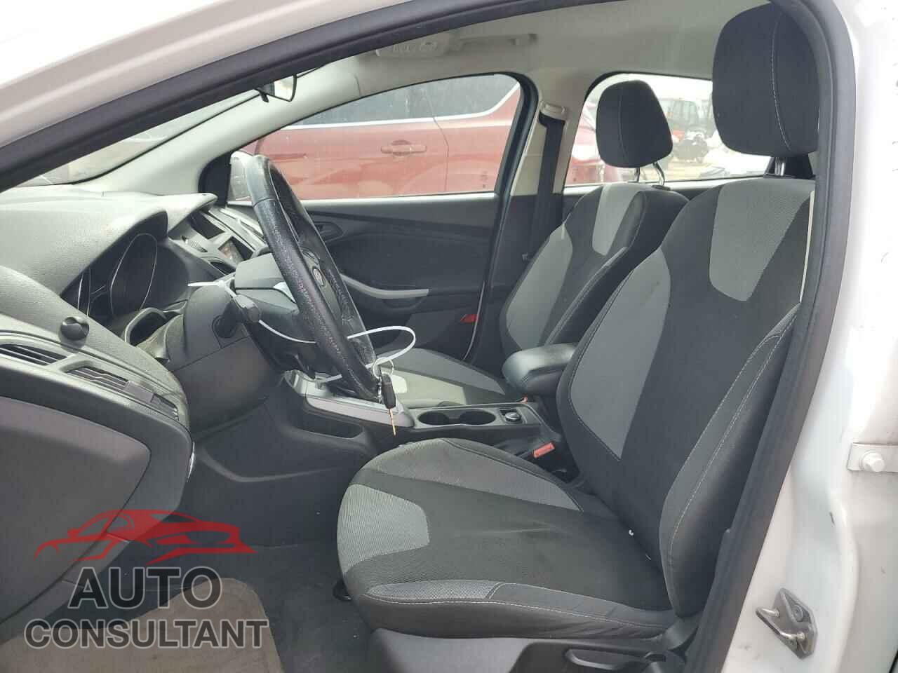 FORD FOCUS 2012 - 1FAHP3K27CL256370