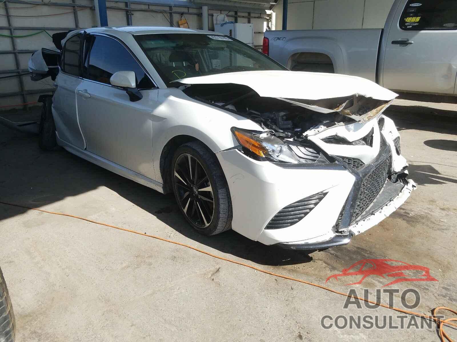 TOYOTA CAMRY 2018 - 4T1B61HK5JU152414