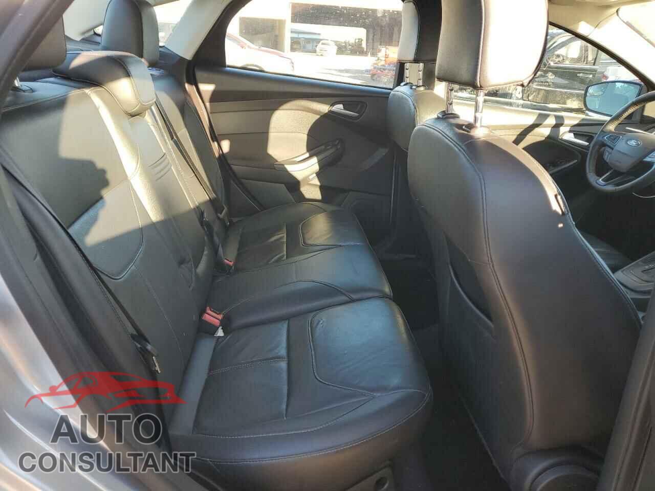 FORD FOCUS 2016 - 1FADP3F24GL332285