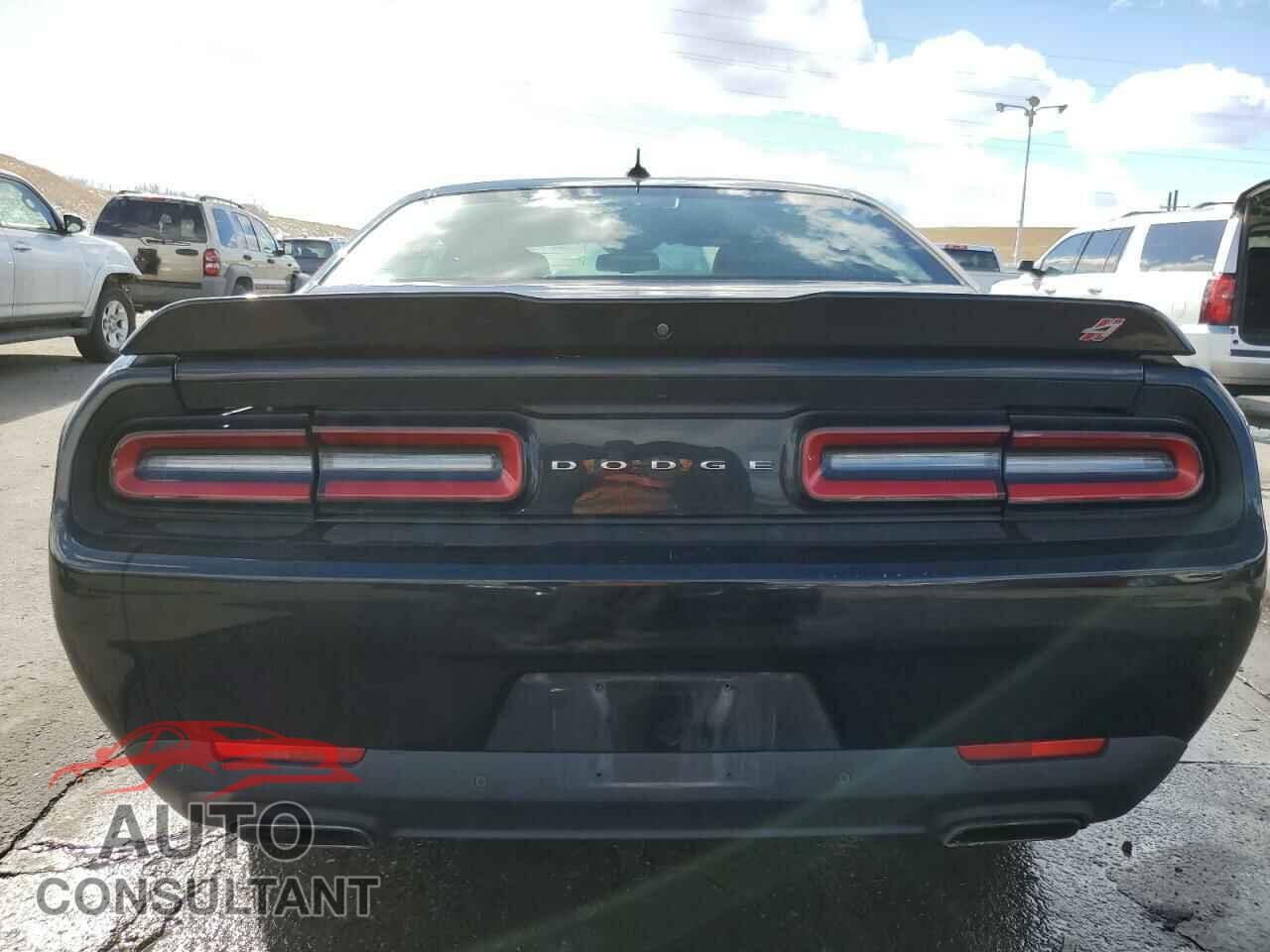 DODGE CHALLENGER 2018 - 2C3CDZGG4JH257320