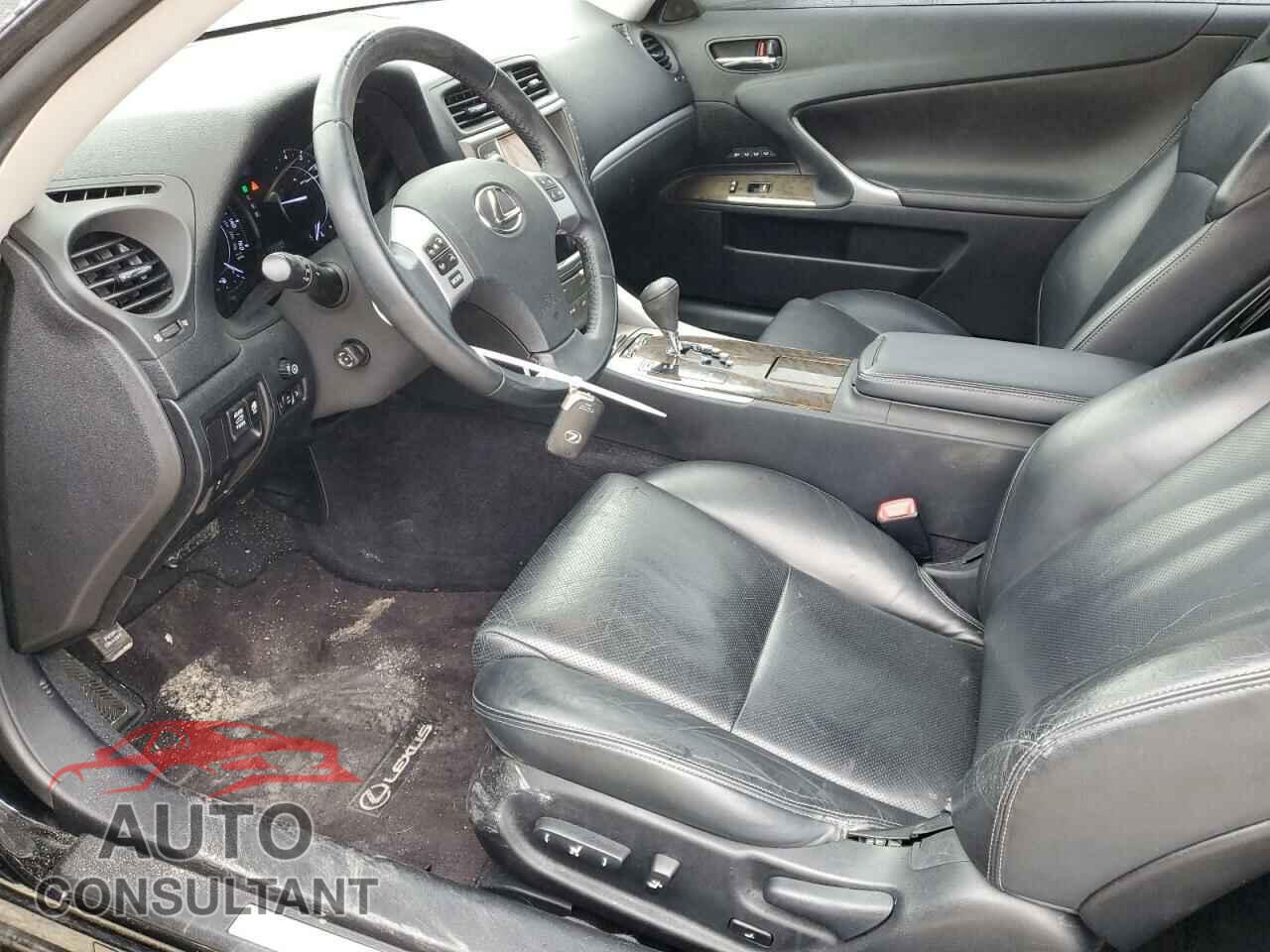 LEXUS IS 2012 - JTHFE2C25C2507391