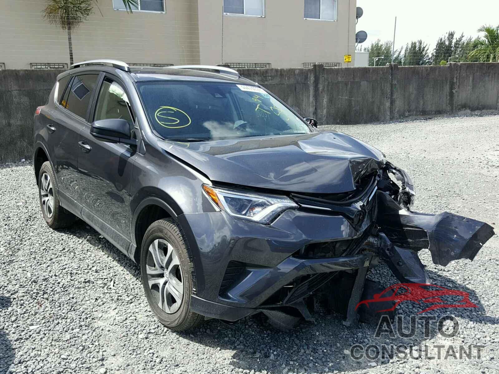 TOYOTA RAV4 LE 2017 - JTMZFREV9HJ150015