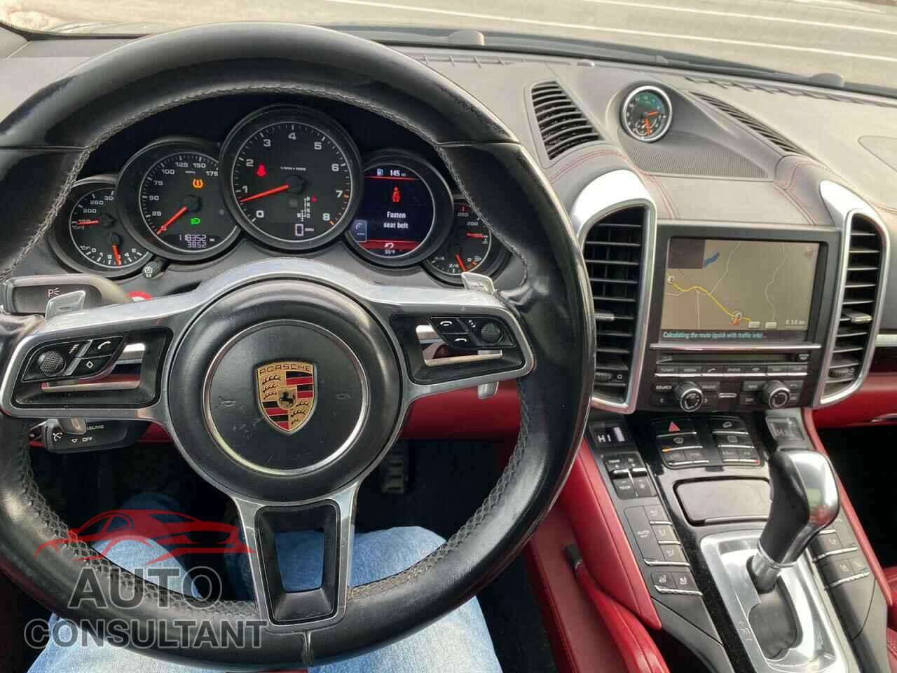 PORSCHE CAYENNE 2016 - WP1AA2A21GKA08716