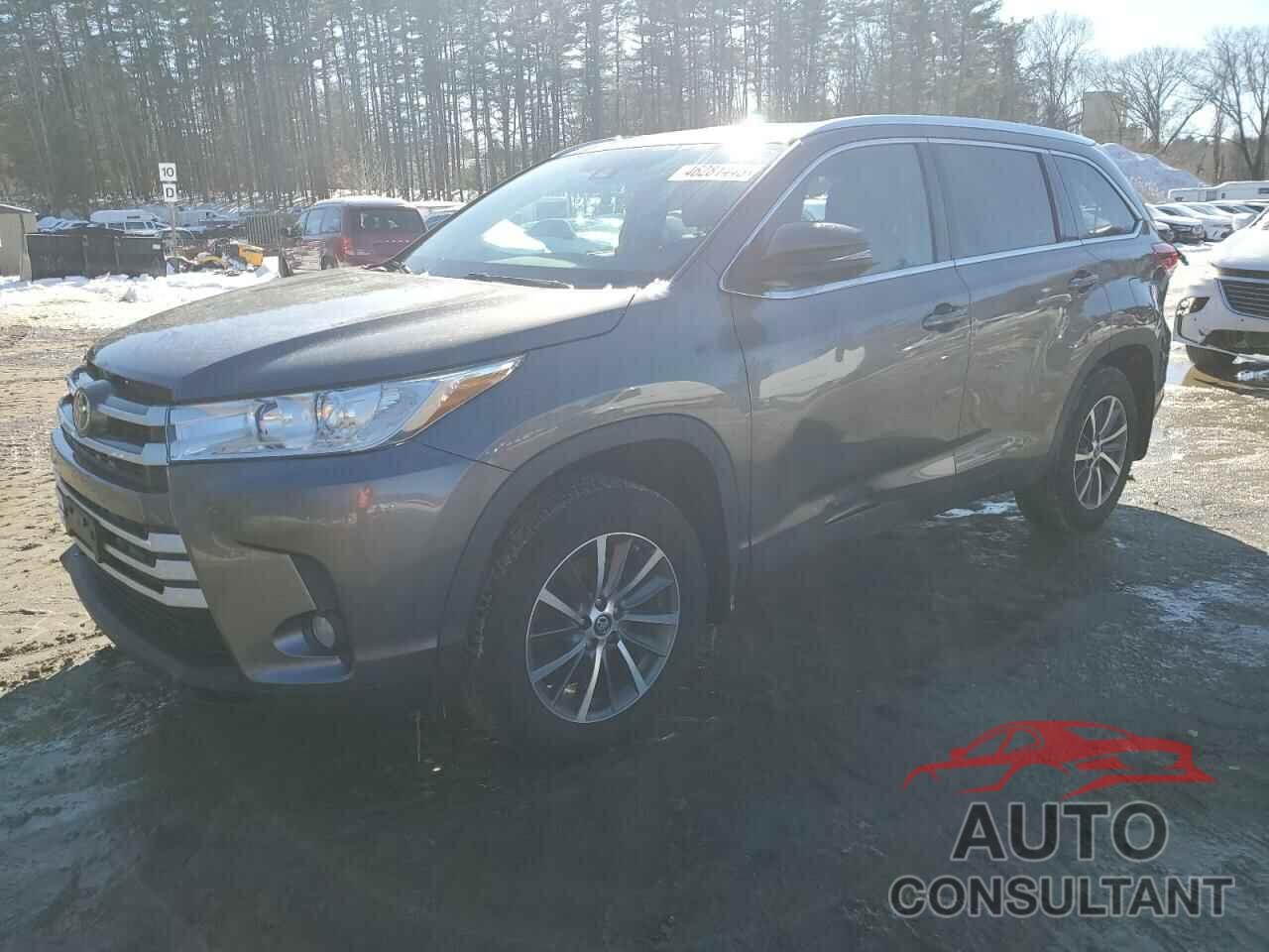 TOYOTA HIGHLANDER 2019 - 5TDJZRFH0KS740465