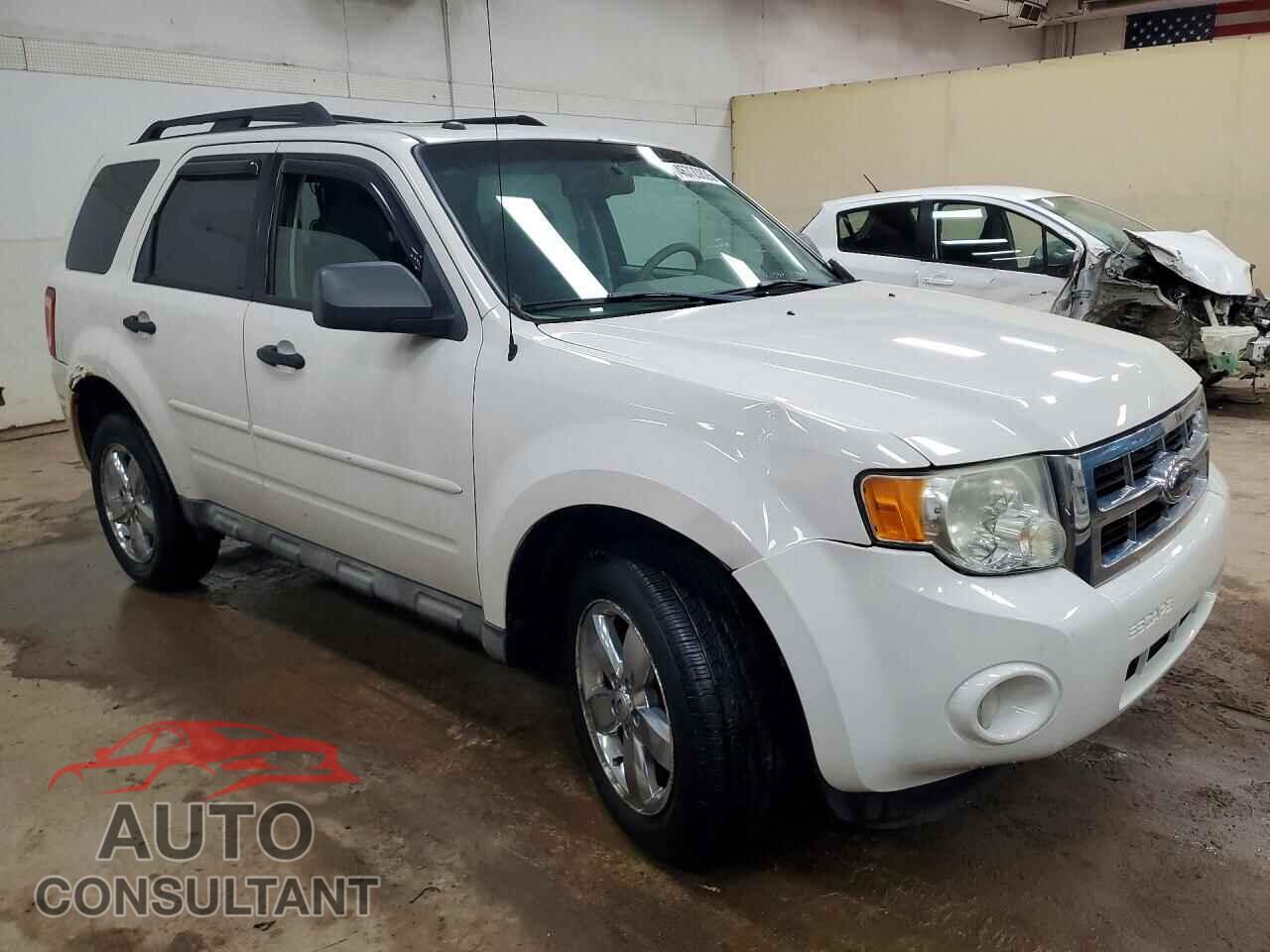 FORD ESCAPE 2009 - 1FMCU03719KC04507