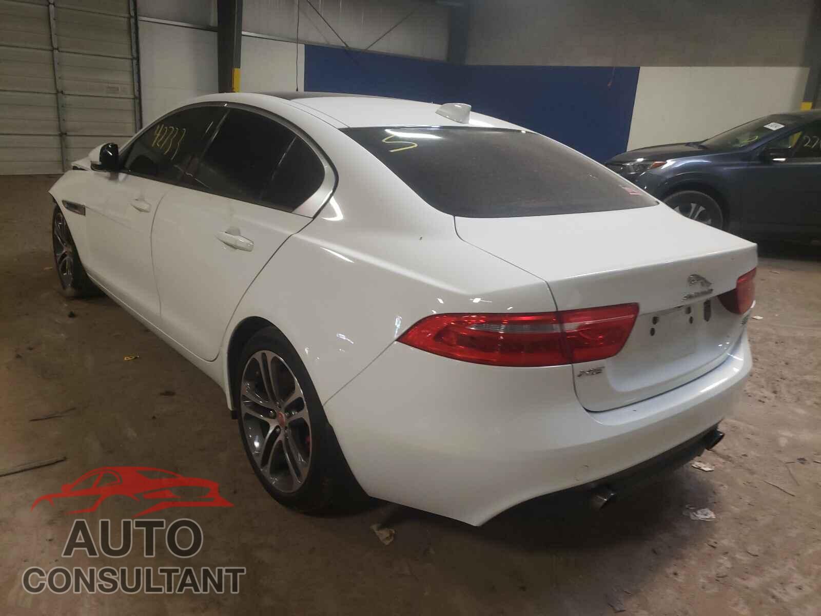 JAGUAR XE 2017 - SAJAJ4BV2HCP10689