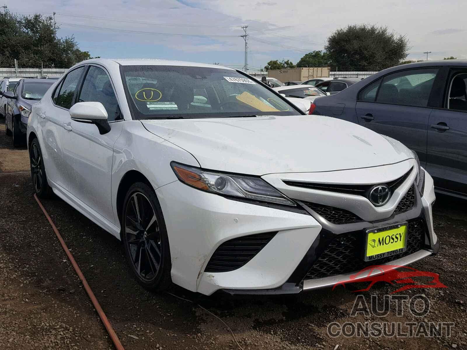 TOYOTA CAMRY 2018 - 4T1B61HK5JU123379
