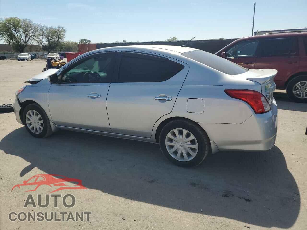 NISSAN VERSA 2019 - 3N1CN7AP8KL808043