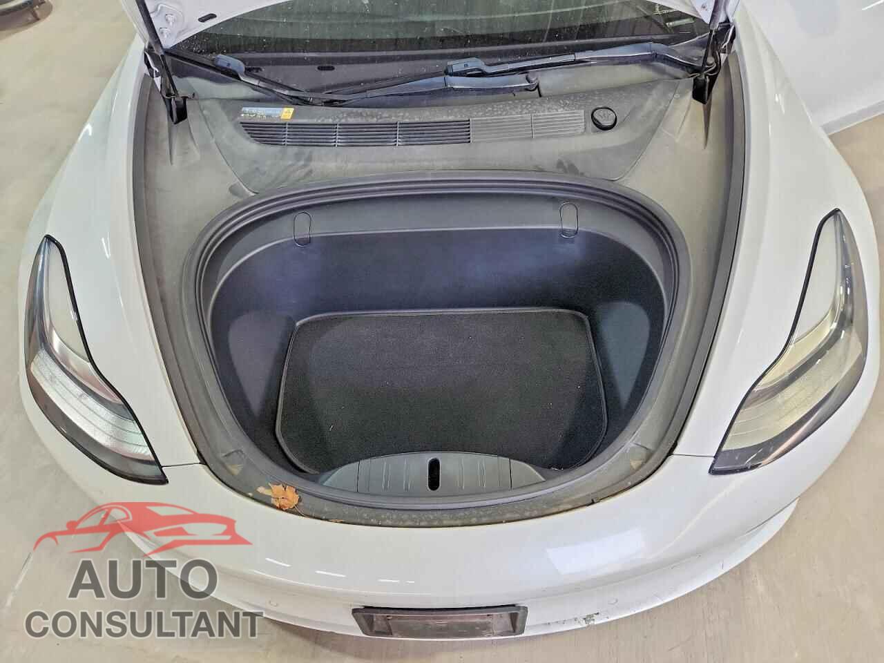 TESLA MODEL 3 2018 - 5YJ3E1EB4JF096765