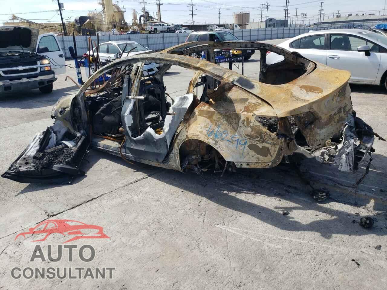 TESLA MODEL 3 2019 - 5YJ3E1EB5KF365826