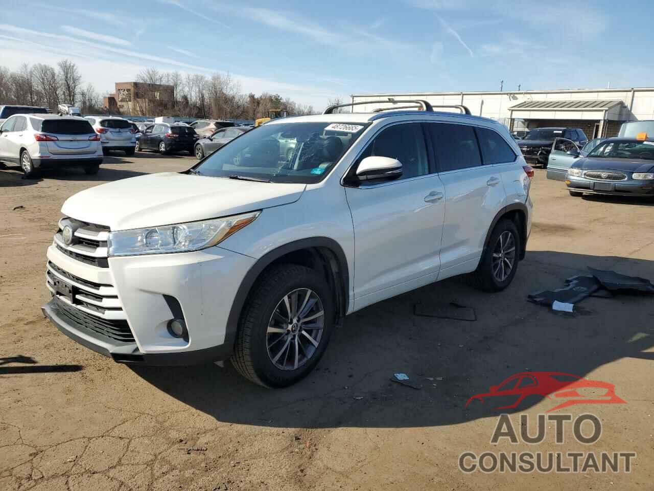 TOYOTA HIGHLANDER 2018 - 5TDJZRFH9JS524497
