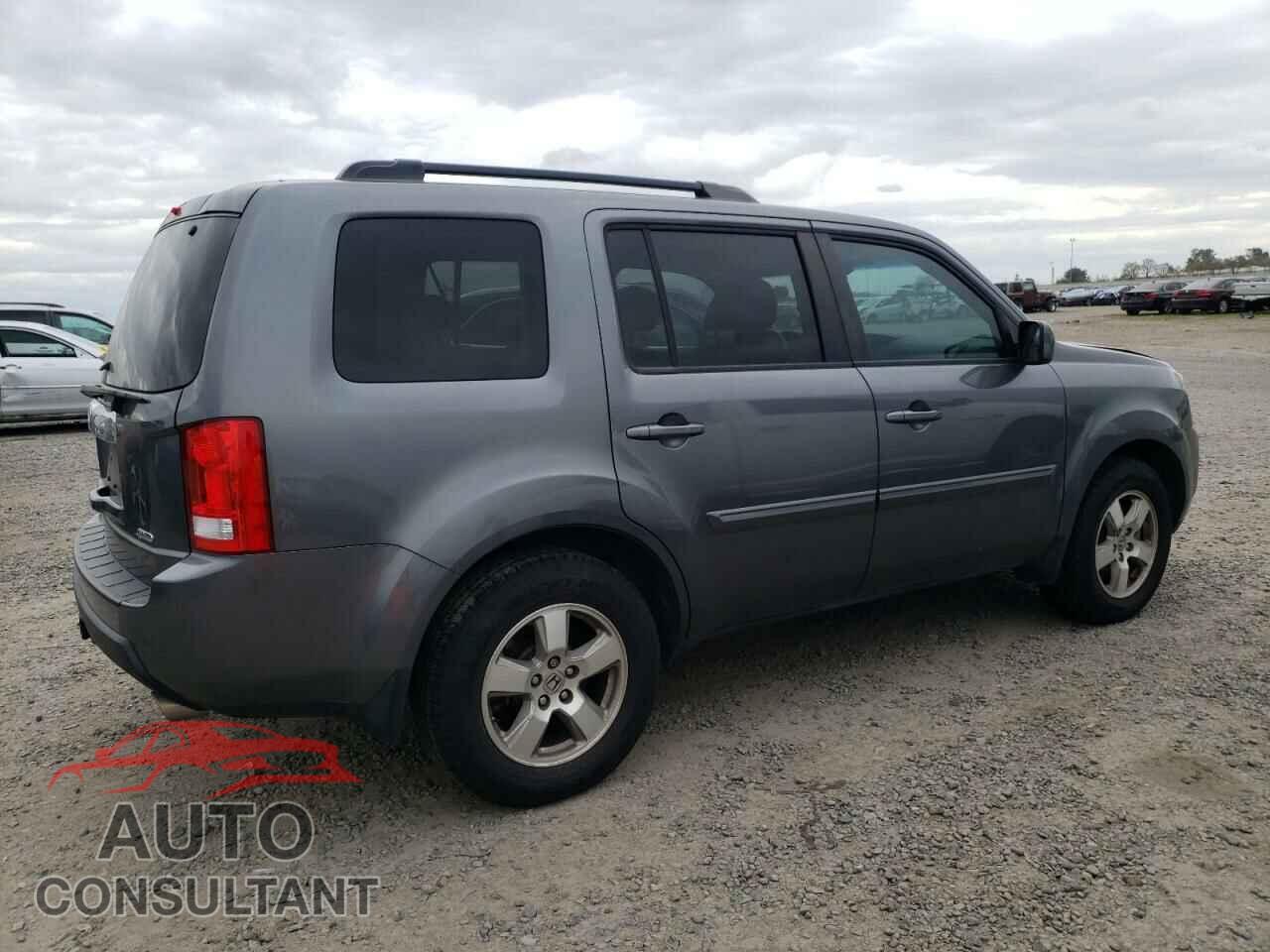 HONDA PILOT 2011 - 5FNYF4H56BB093216