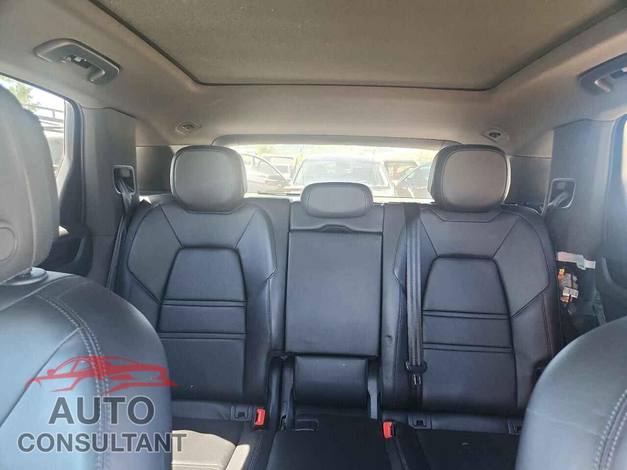 PORSCHE CAYENNE 2019 - WP1AA2AY7KDA07331