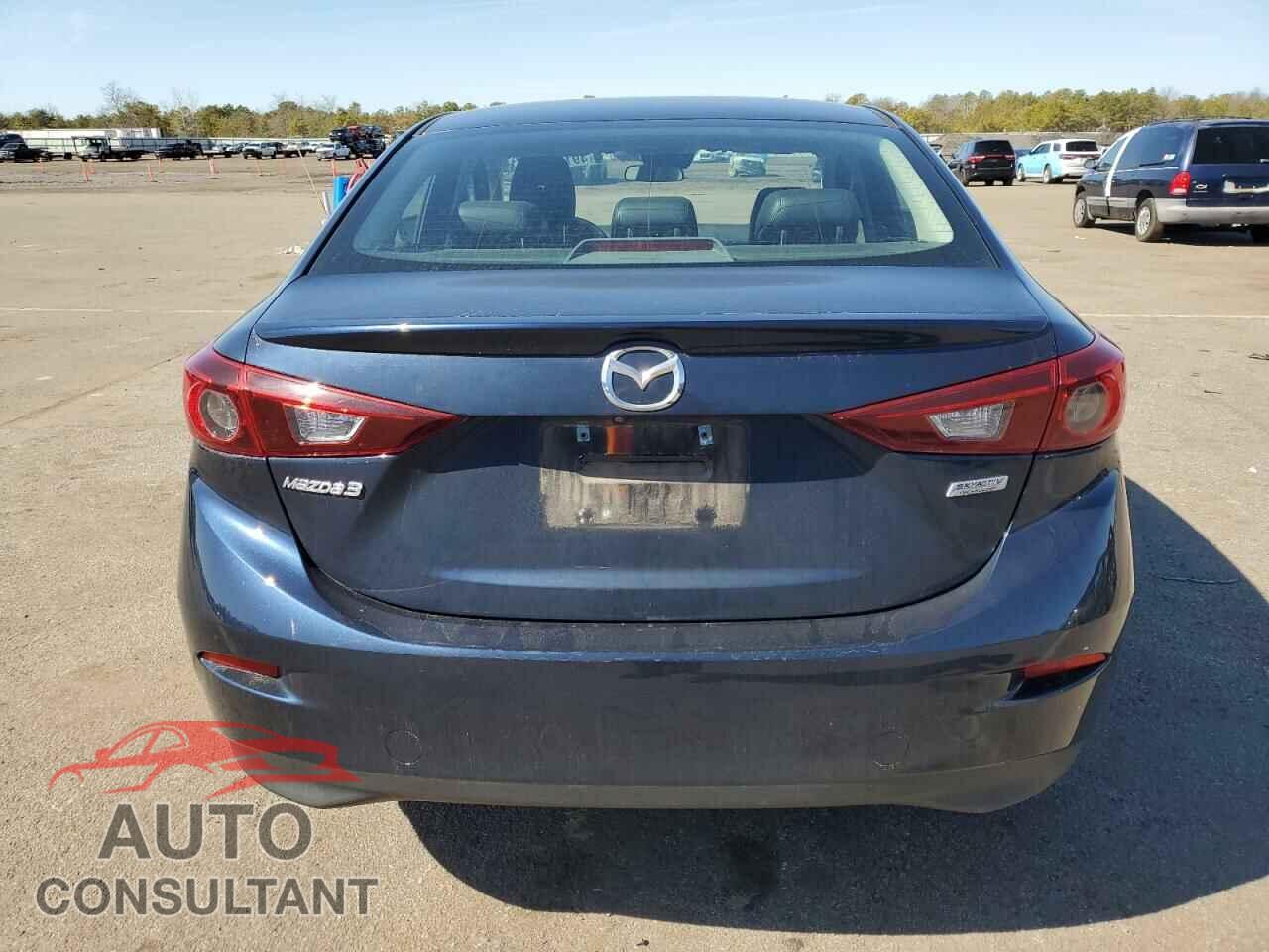 MAZDA 3 2018 - 3MZBN1V34JM249643