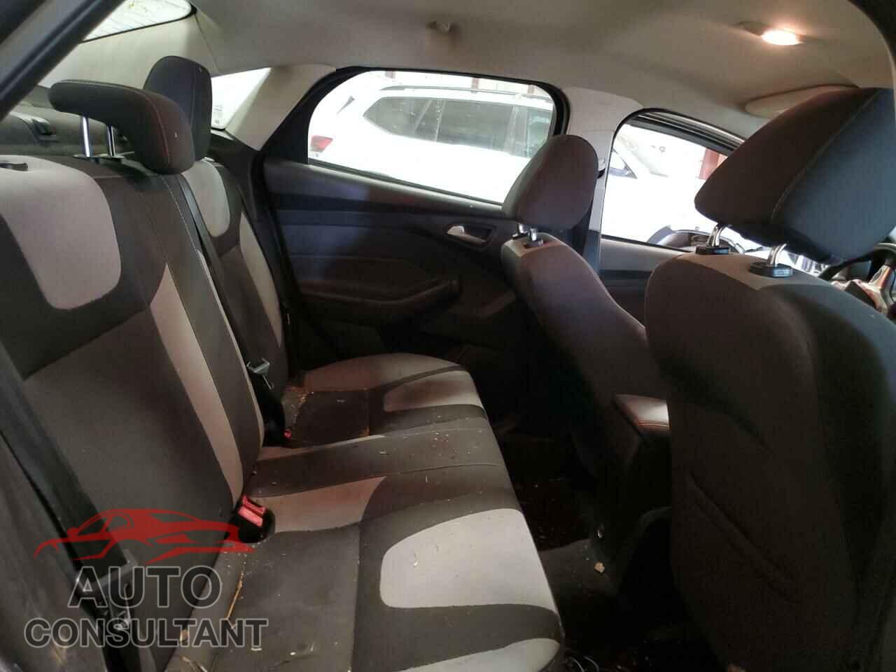 FORD FOCUS 2014 - 1FADP3F24EL370385