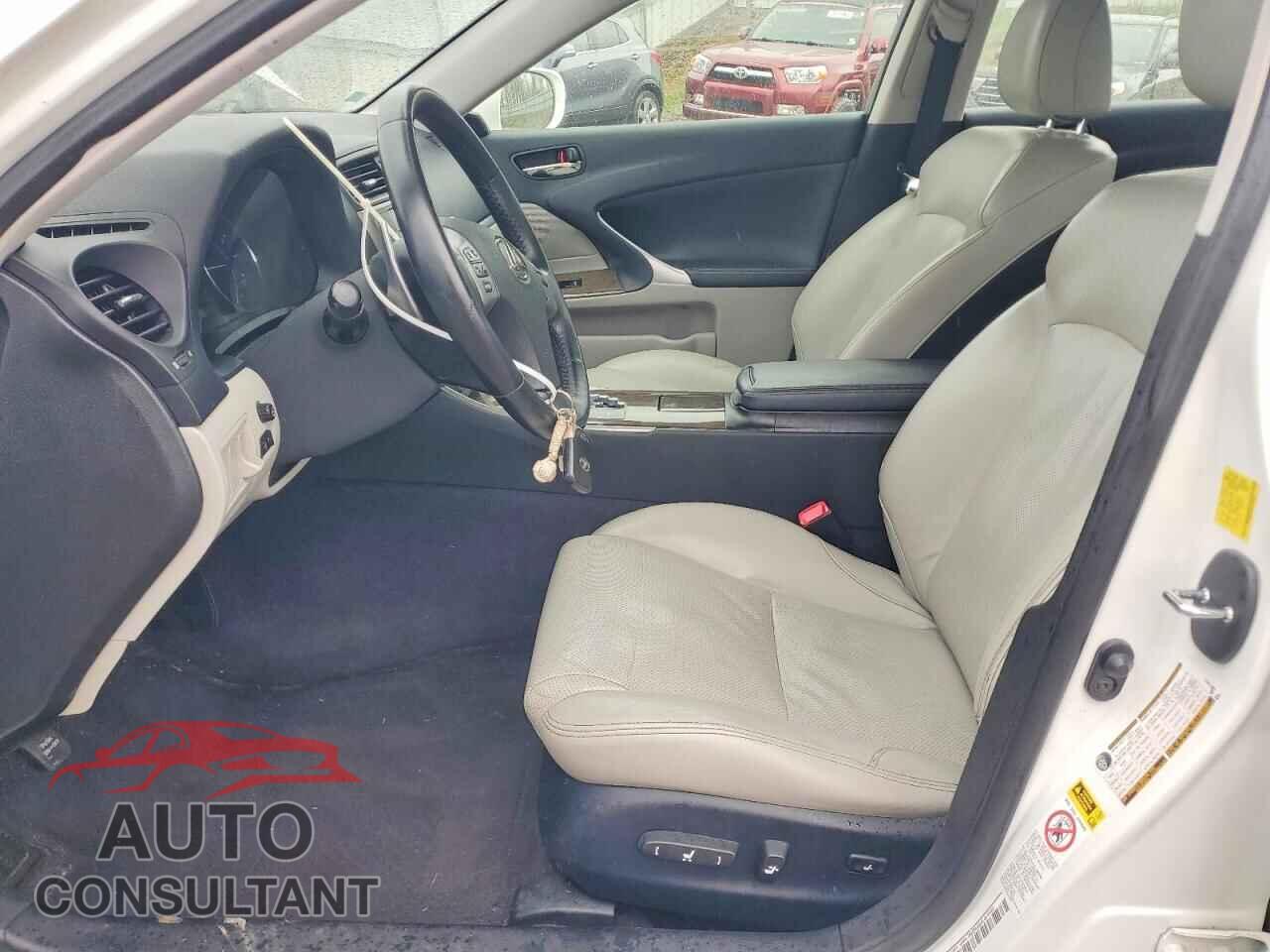 LEXUS IS 2011 - JTHBF5C20B5143990