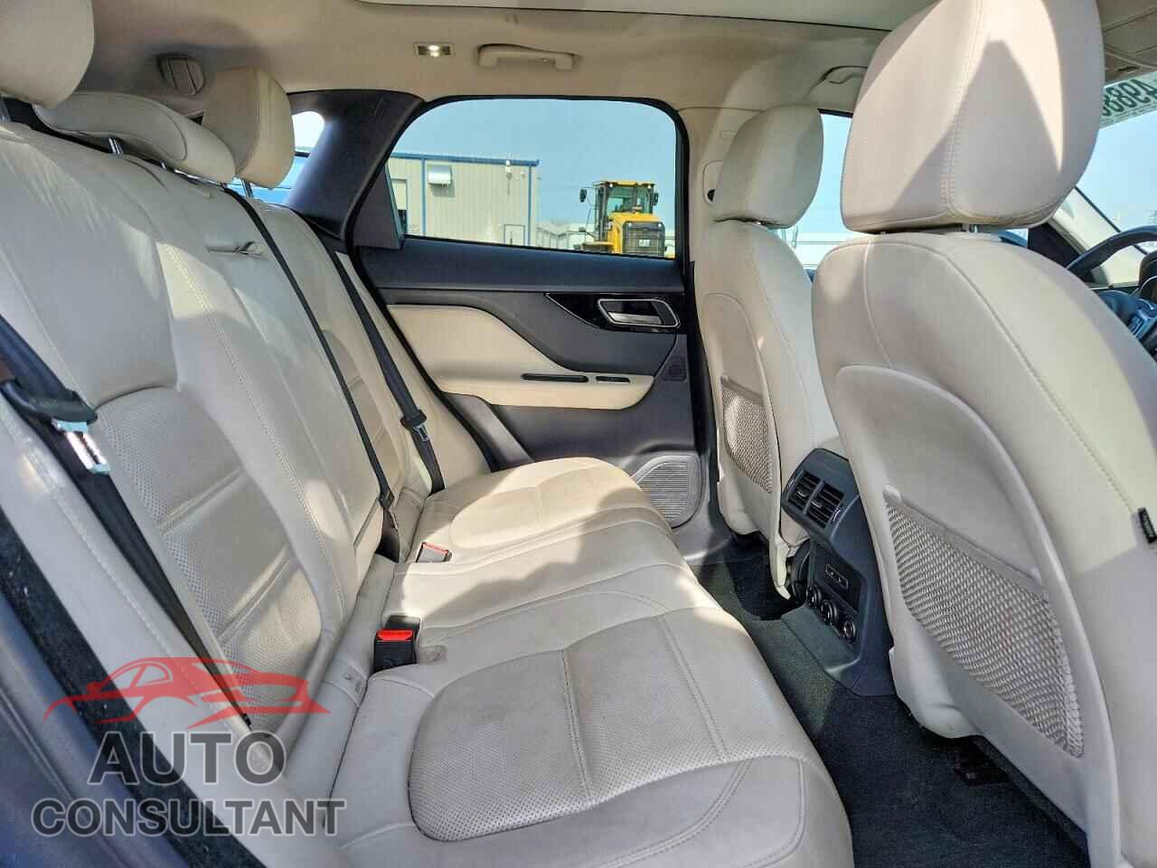 JAGUAR F-PACE 2018 - SADCK2FX9JA283389