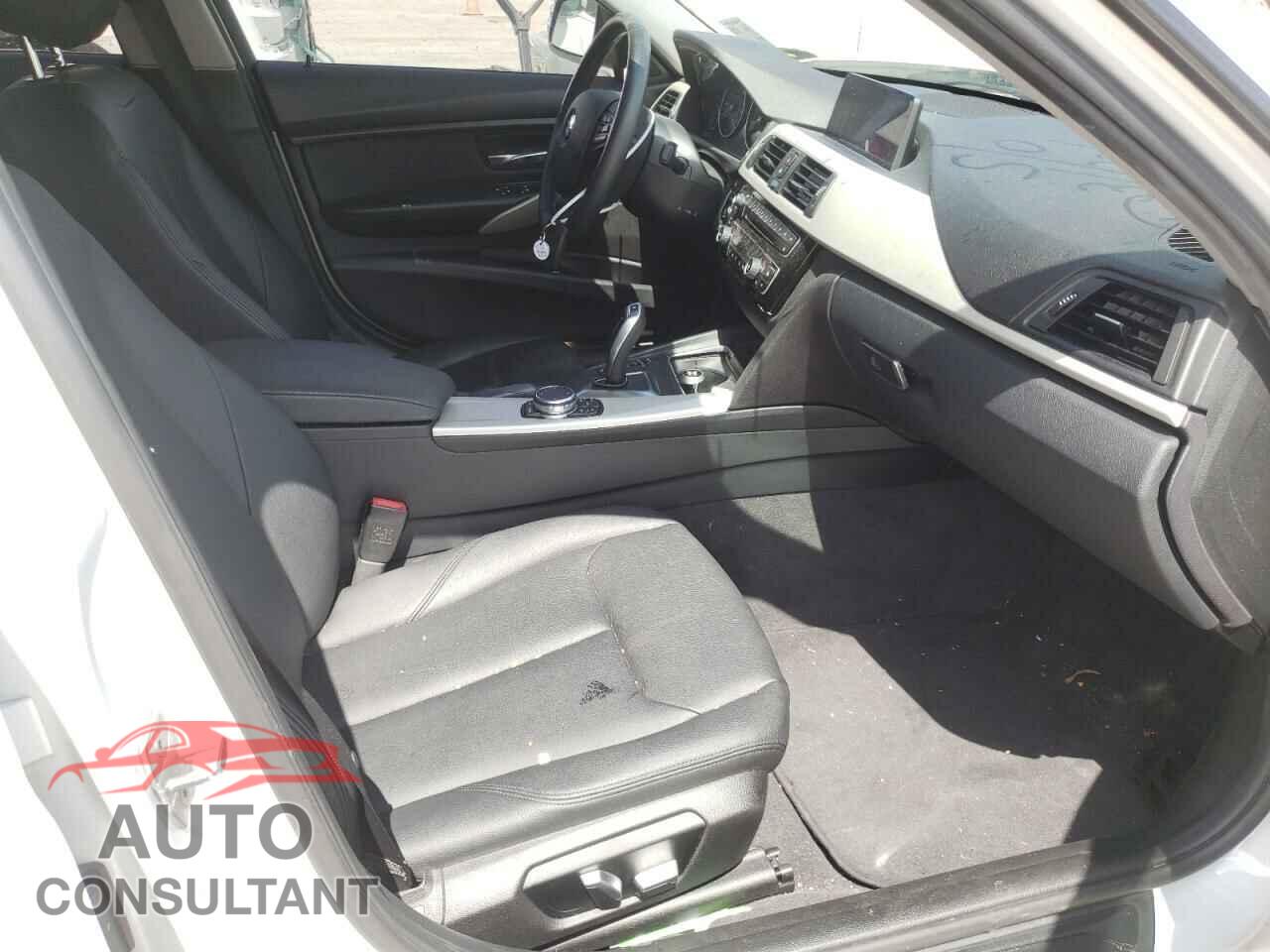 BMW 3 SERIES 2016 - WBA8E1G50GNU11646