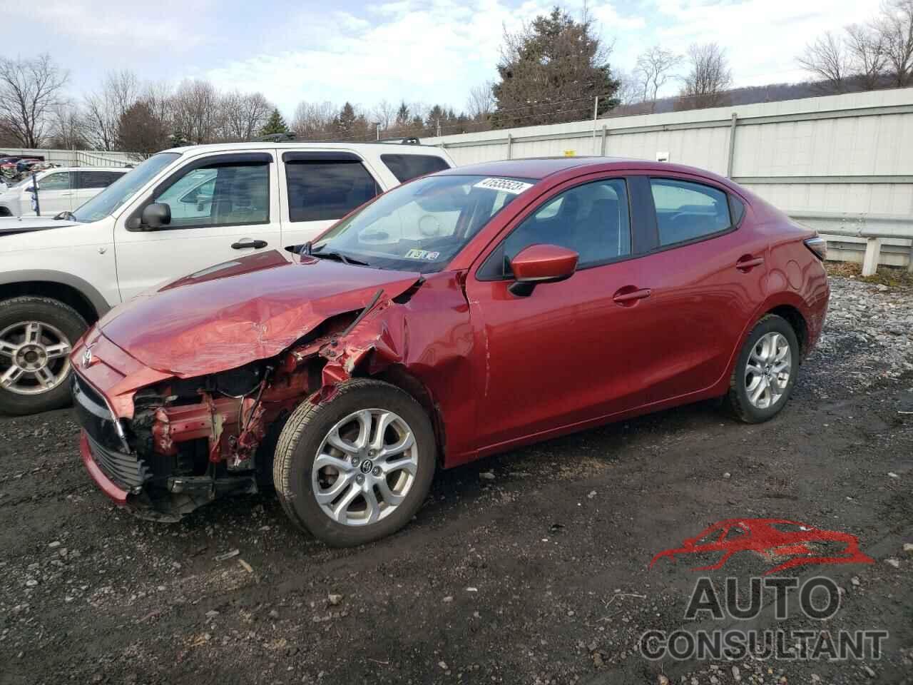 TOYOTA YARIS 2017 - 3MYDLBYV1HY177695