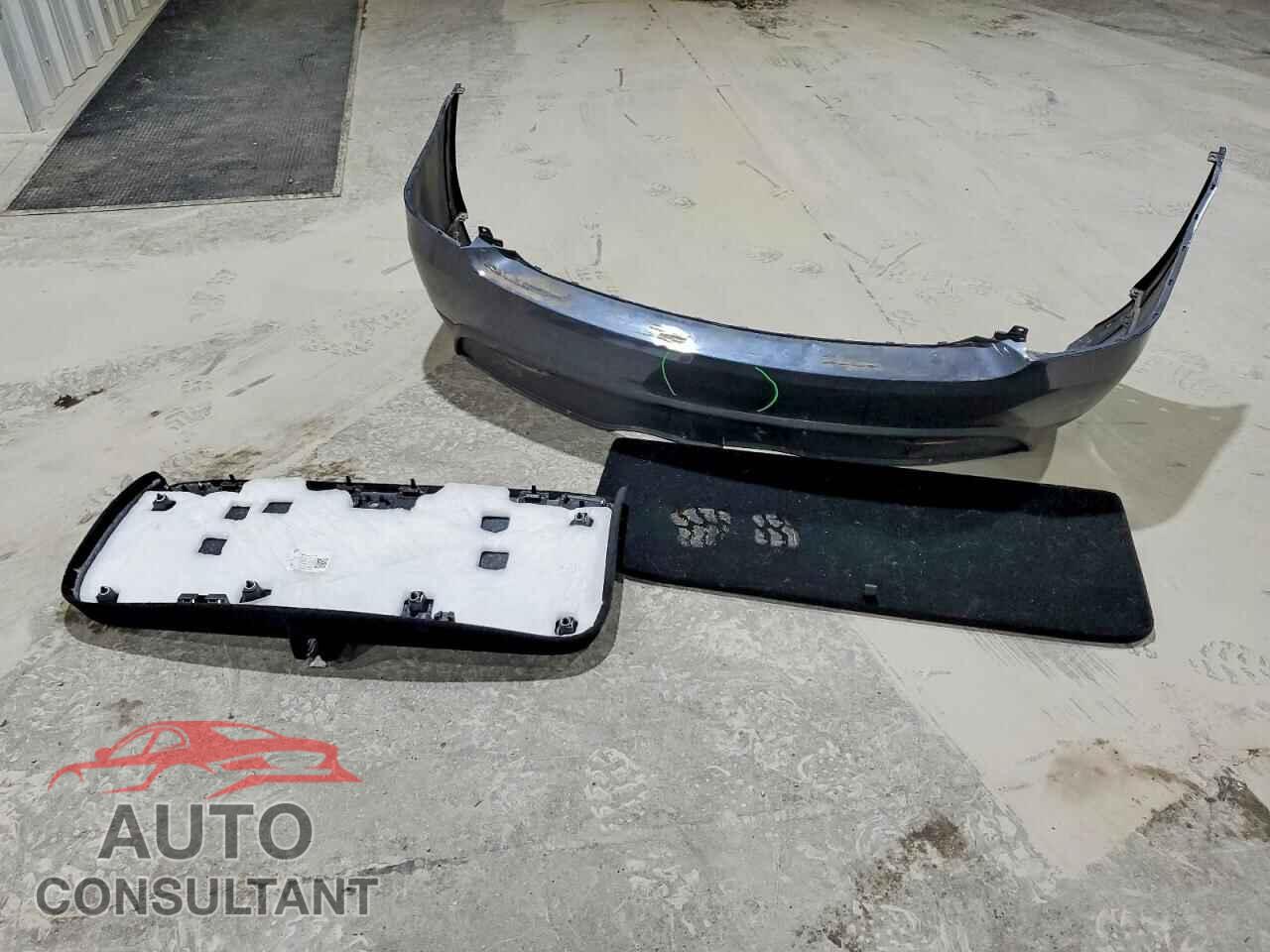 TESLA MODEL X 2023 - 7SAXCAE58PF389582