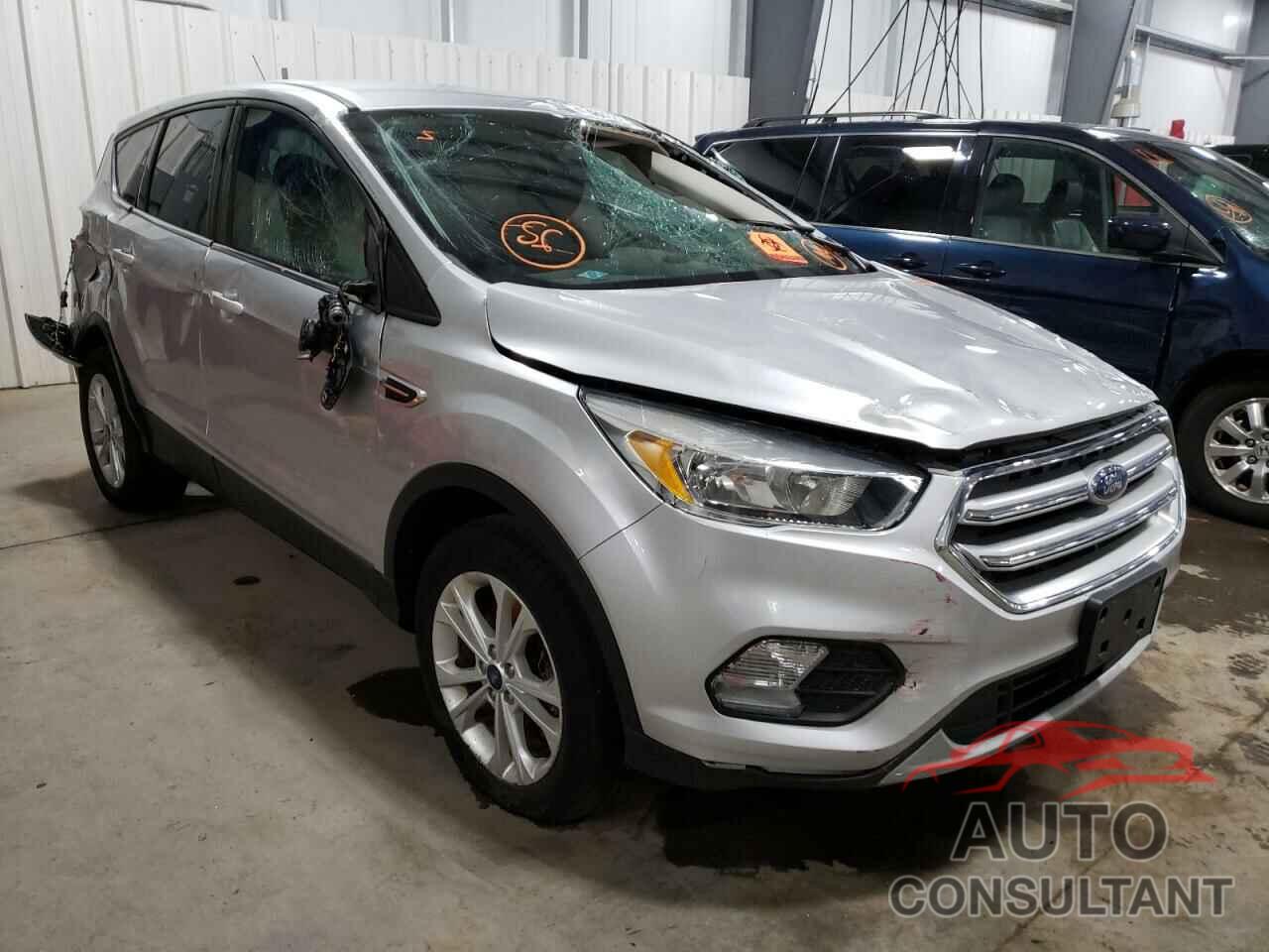 FORD ESCAPE 2017 - 1FMCU9G95HUE73225