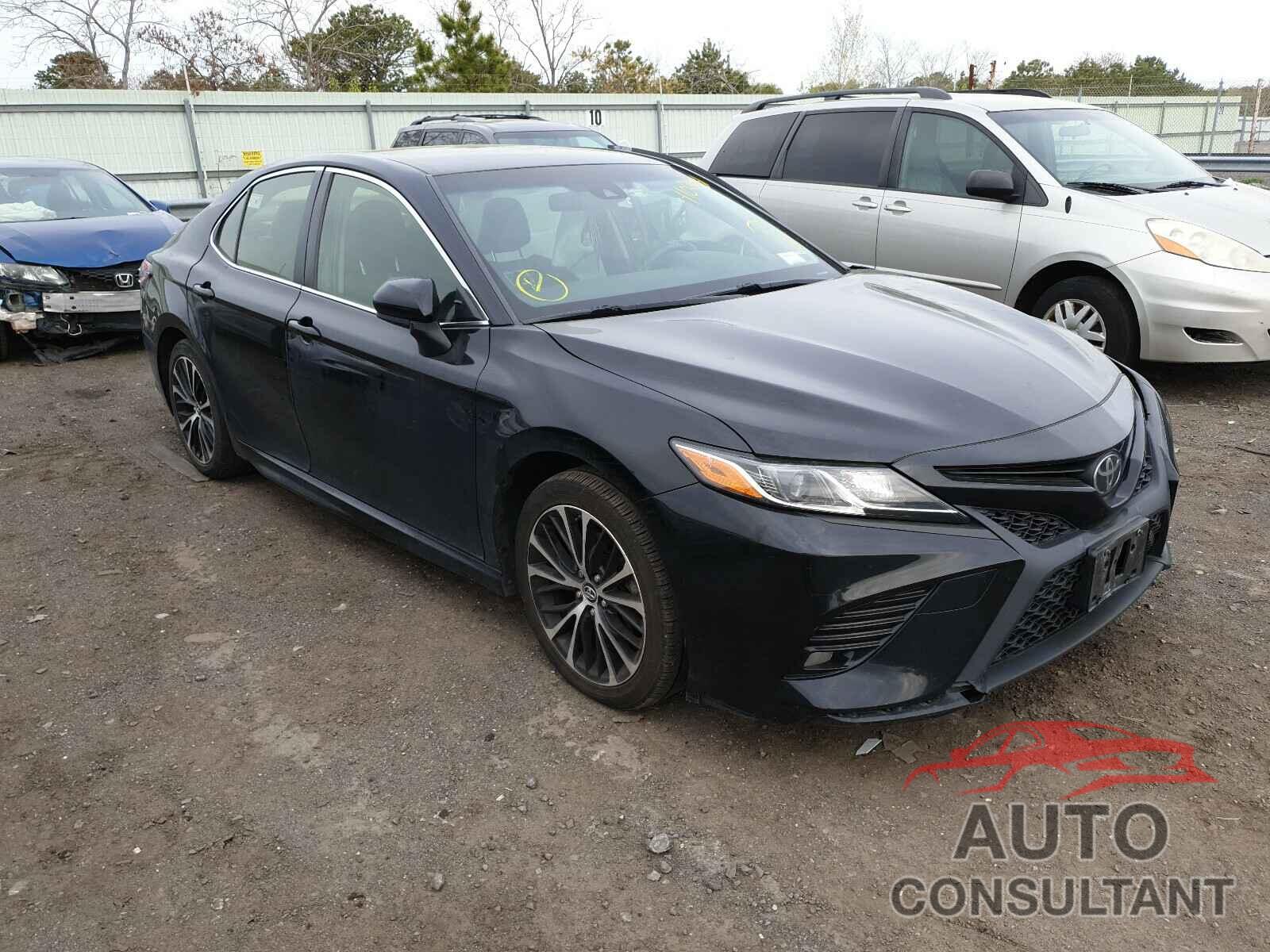 TOYOTA CAMRY 2018 - JTNB11HK5J3004087