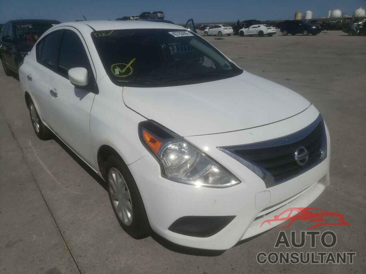 NISSAN VERSA 2018 - 3N1CN7AP0JK413004