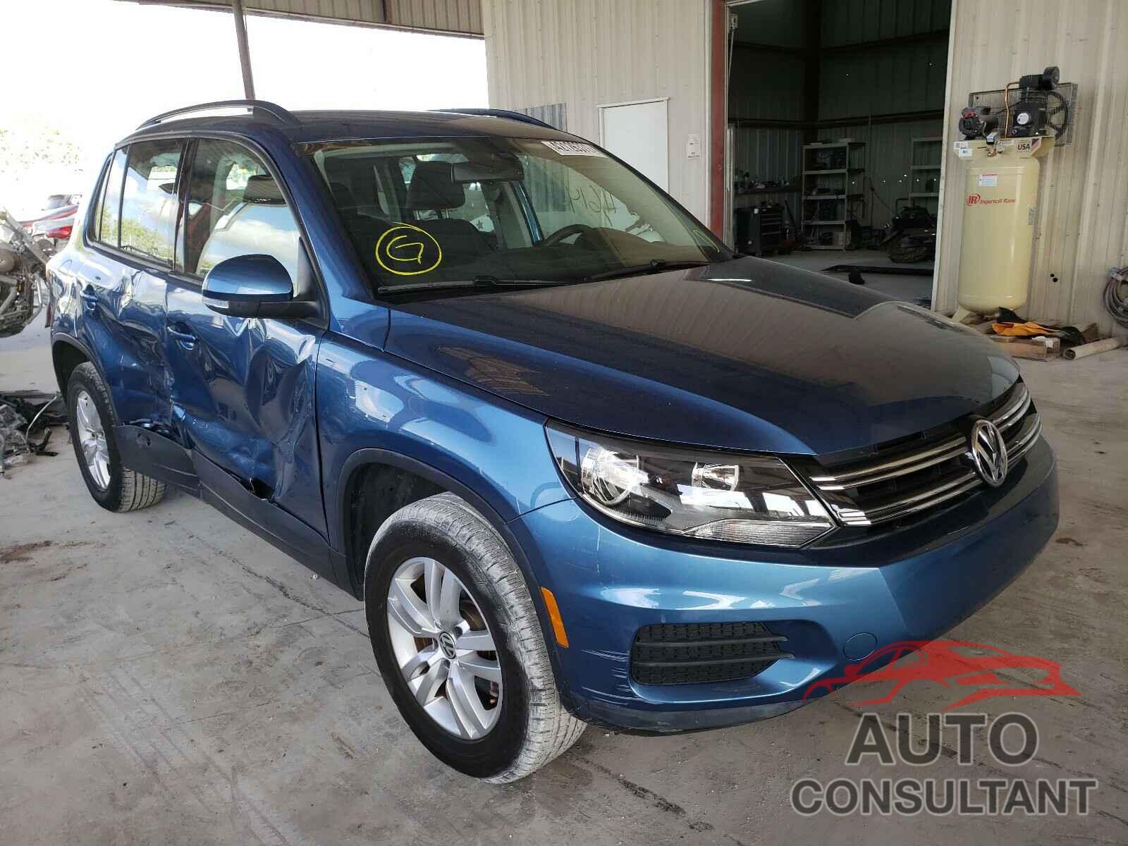 VOLKSWAGEN TIGUAN 2017 - WVGAV7AXXHW504179
