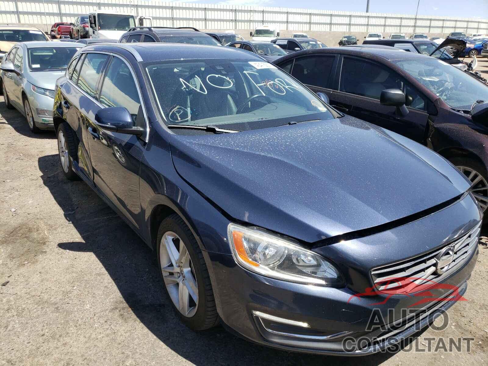 VOLVO V60 2015 - YV1612SBXF1204576