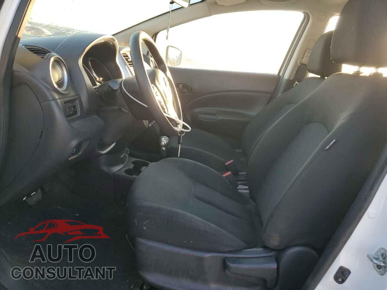 NISSAN VERSA 2017 - 3N1CE2CP4HL361820