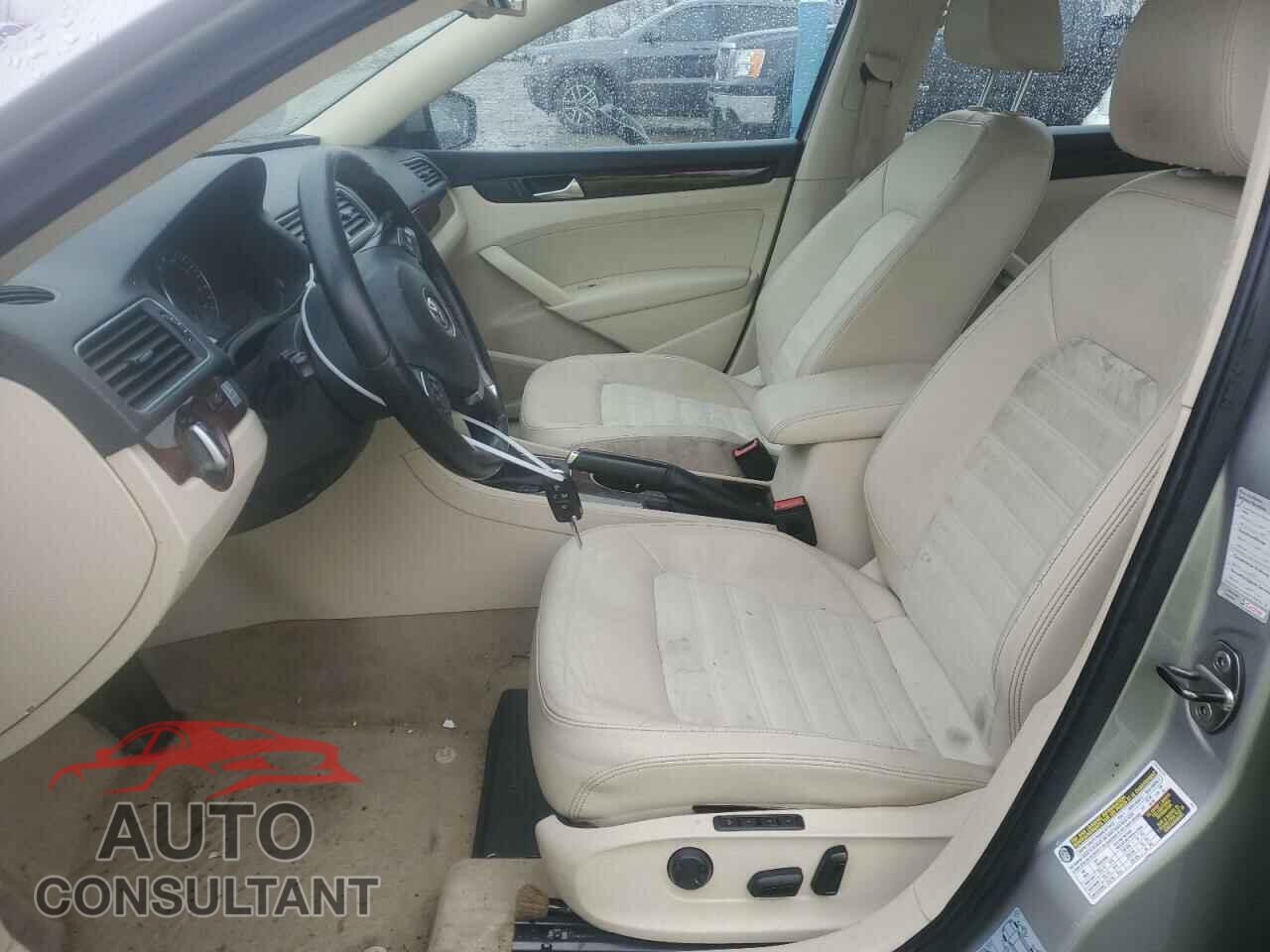 VOLKSWAGEN PASSAT 2013 - 1VWCN7A32DC079012