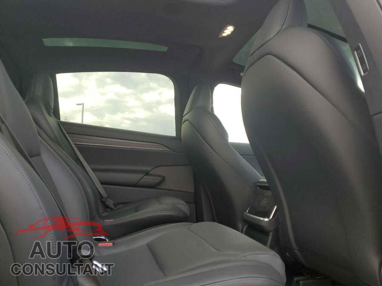 TESLA MODEL X 2024 - 7SAXCBE57RF434858
