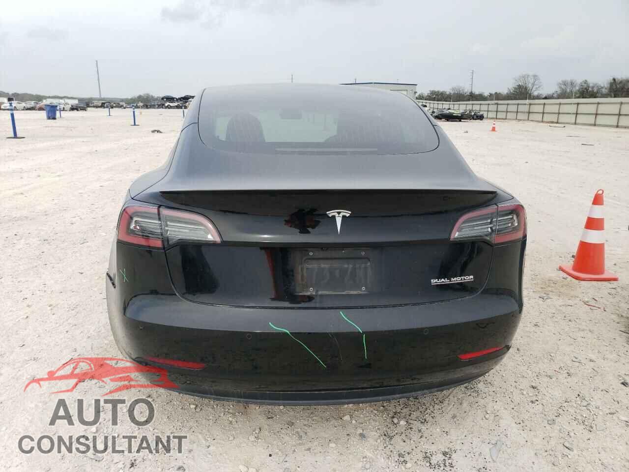 TESLA MODEL 3 2018 - 5YJ3E1EB9JF082456
