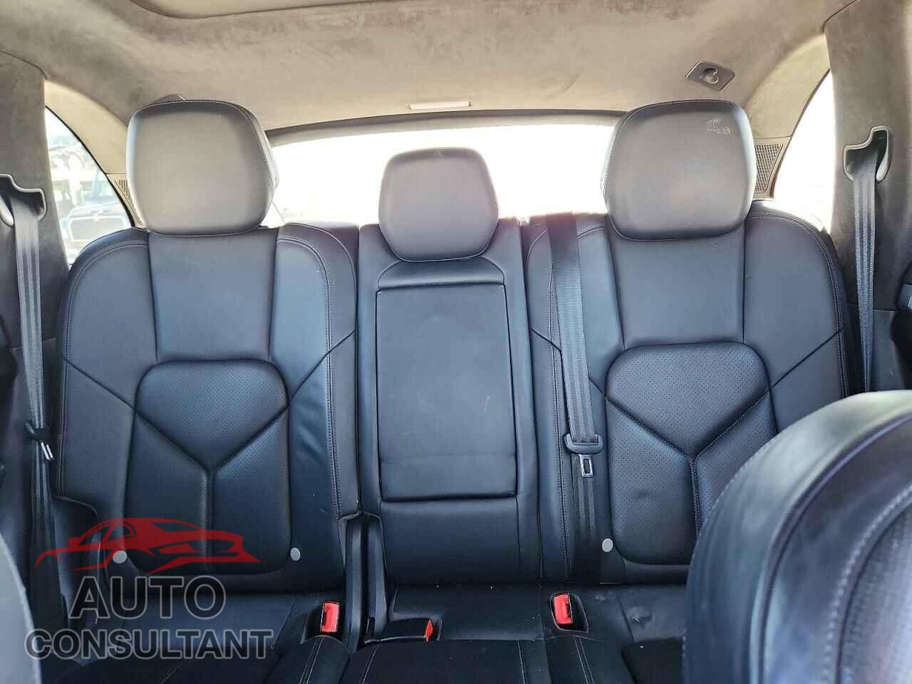 PORSCHE CAYENNE 2013 - WP1AD2A25DLA76868