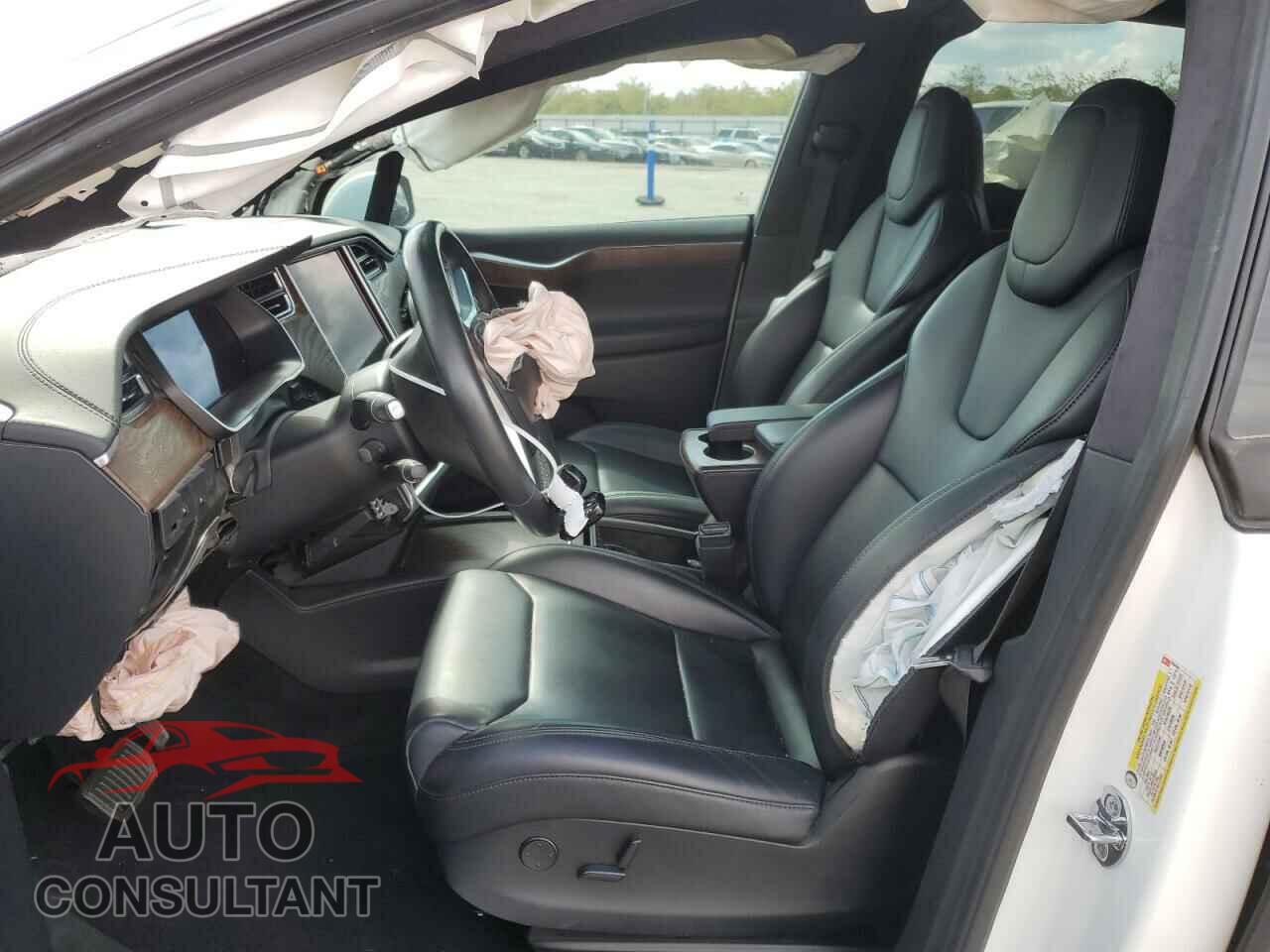 TESLA MODEL X 2017 - 5YJXCAE22HF076550