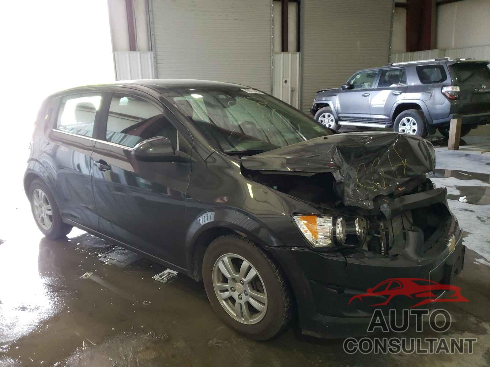 CHEVROLET SONIC 2016 - 1G1JC6SG4G4116015