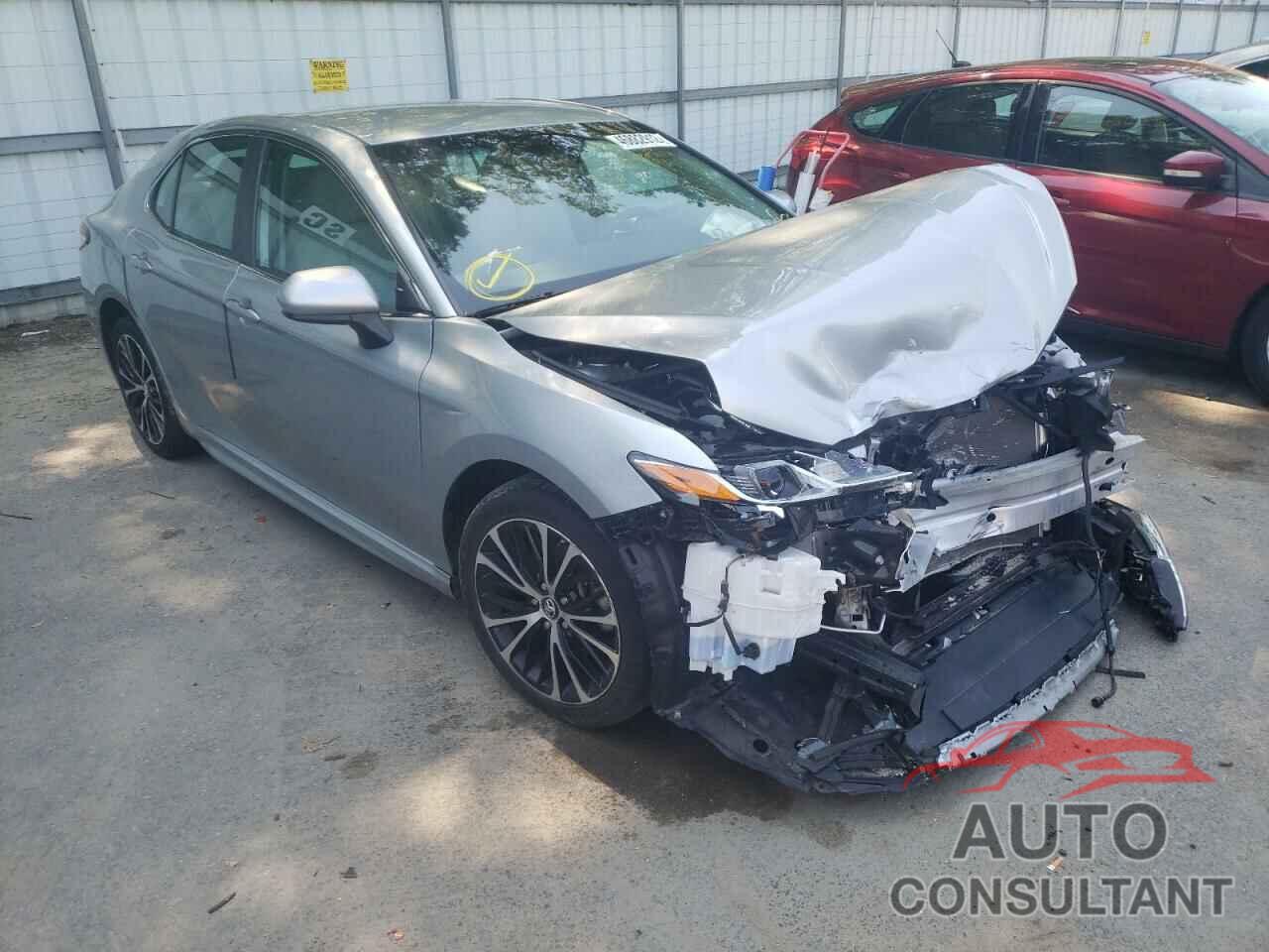TOYOTA CAMRY 2018 - 4T1B11HK7JU022987