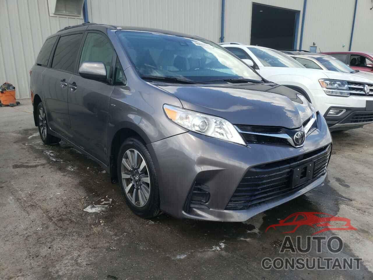 TOYOTA SIENNA 2018 - 5TDJZ3DC5JS201410