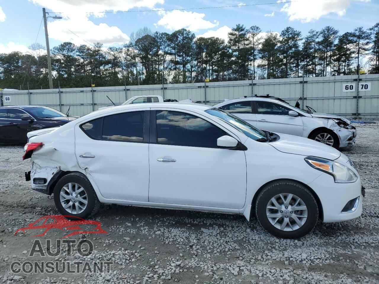 NISSAN VERSA 2017 - 3N1CN7APXHL891077