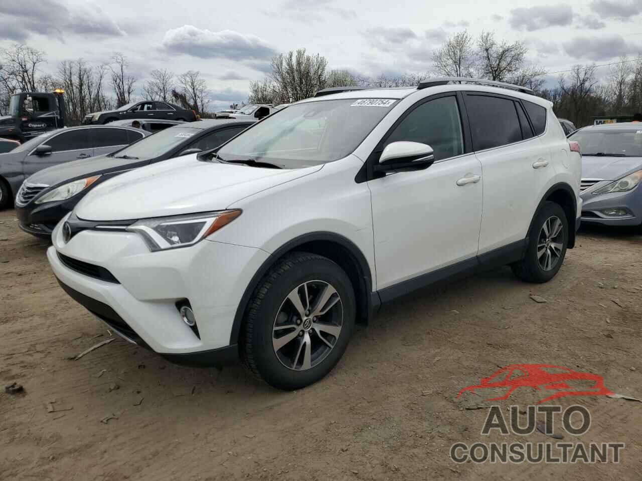 TOYOTA RAV4 2017 - JTMRFREV6HD210430