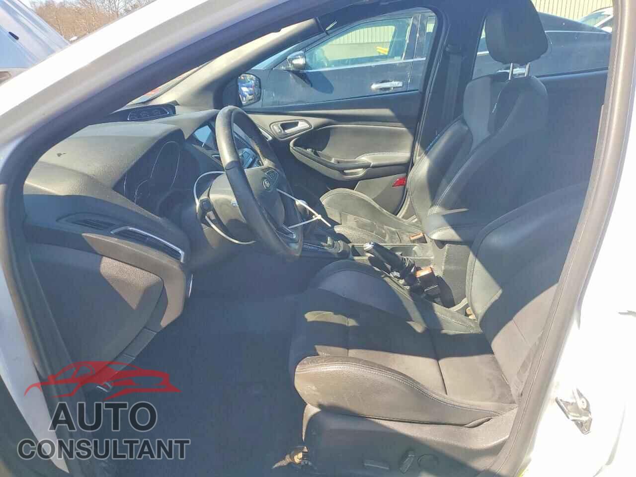 FORD FOCUS 2017 - WF0DP3THXH4125265