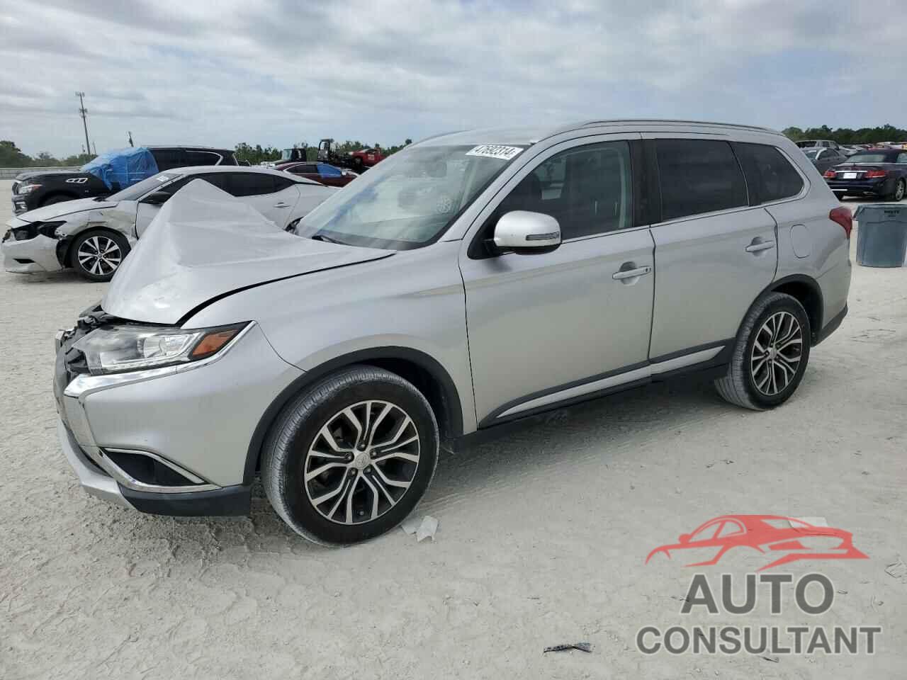 MITSUBISHI OUTLANDER 2018 - JA4AD3A38JZ013203